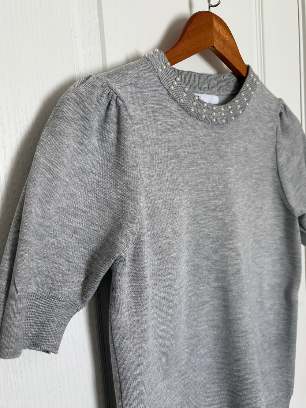 DR2 Daniel Rainn Heather Gray Embellished Pearl Collar Sweater Top Size XS Chic - Picture 3 of 8